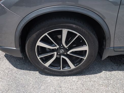 Used 2019 Nissan Rogue SL w/ Premium Package FWD image 30