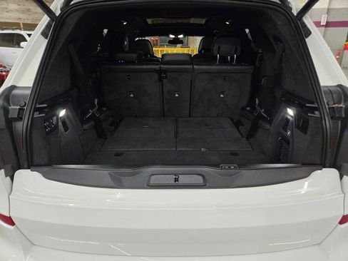 Used 2022 BMW X7 xDrive40i w/ M Sport Package AWD/4WD image 14