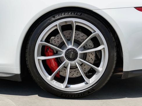 Used 2015 Porsche 911 GT3 RWD image 19
