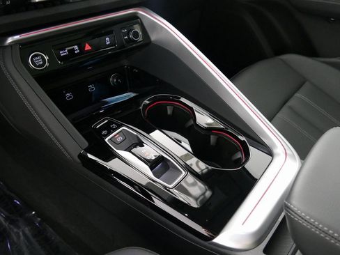 Certified 2025 Audi Q5 2.0T Premium Plus w/ Premium Plus image 21