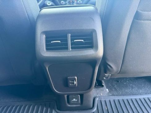 Certified 2024 Chevrolet Equinox LT FWD image 12
