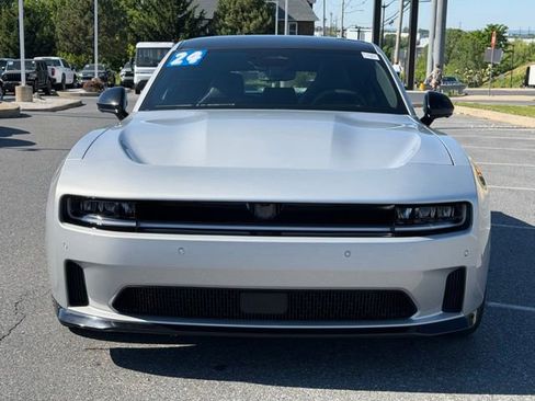 Used 2024 Dodge Charger Daytona Scat Pack w/ Plus Group AWD/4WD image 10