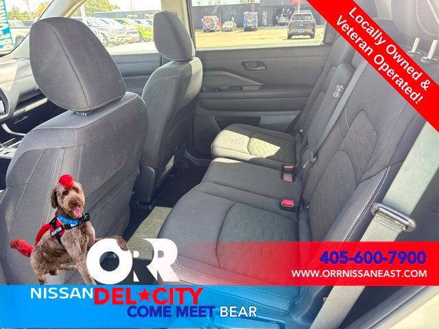 Used 2025 Nissan Pathfinder SV AWD/4WD image 10