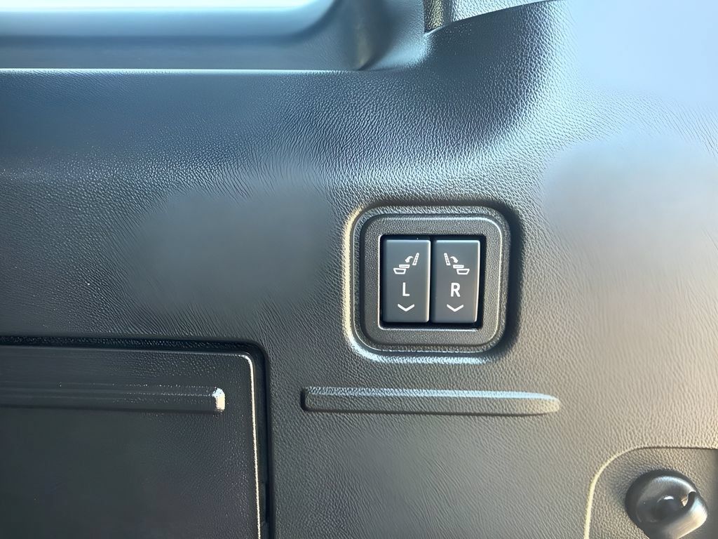 Used 2026 GMC Hummer EV 3X w/ Carbon Fiber Edition Package AWD/4WD image 31