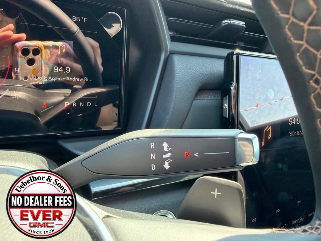 New 2027 GMC Terrain AT4 w/ Convenience Package III AWD/4WD image 32