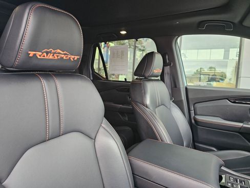 Used 2024 Honda Pilot TrailSport image 11
