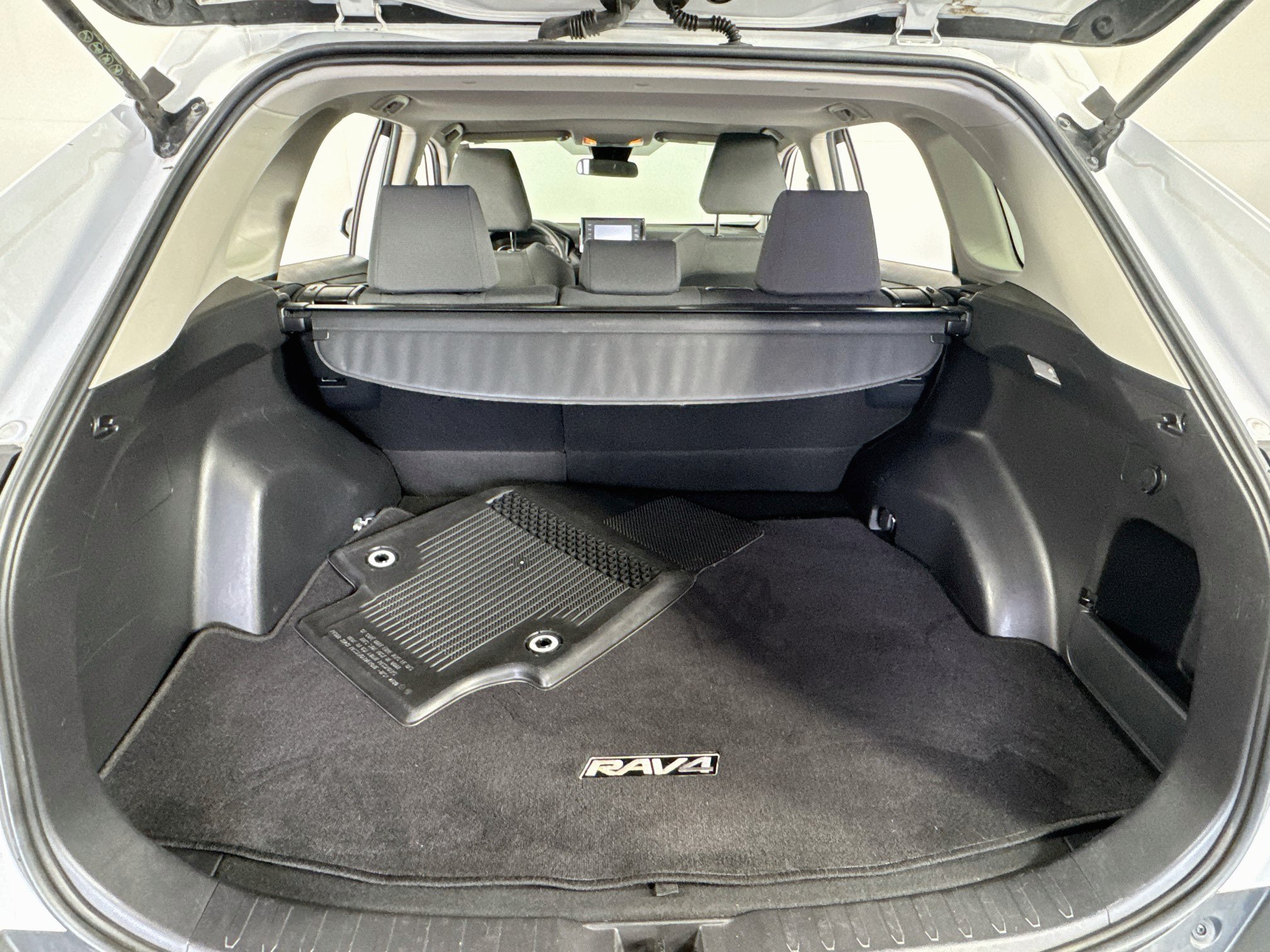 Certified 2019 Toyota RAV4 XLE FWD image 20