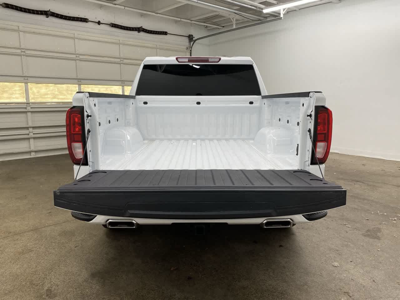 Used 2023 GMC Sierra 1500 Elevation w/ X31 Off-Road Package AWD/4WD image 29