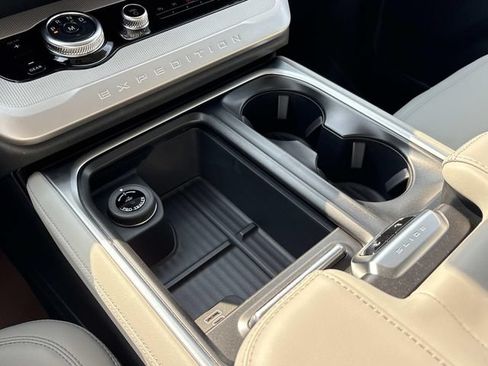 New 2027 Ford Expedition Active AWD/4WD image 30