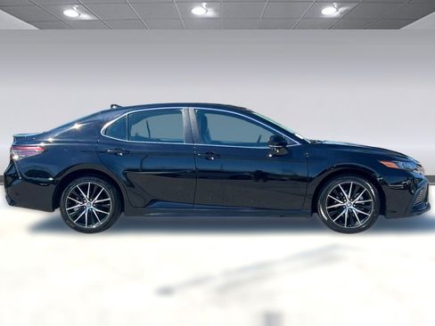 Used 2023 Toyota Camry SE FWD image 7