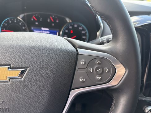 Used 2023 Chevrolet Traverse LT FWD image 25