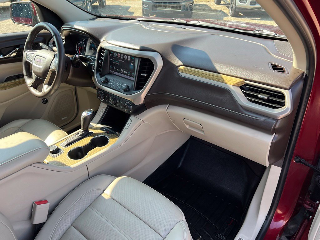 Used 2017 GMC Acadia Denali w/ Technology Package AWD/4WD image 11
