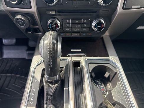 Used 2017 Ford F150 Platinum w/ Equipment Group 701A Luxury image 21