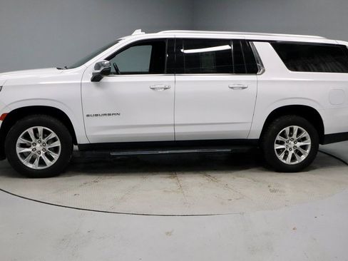 Used 2023 Chevrolet Suburban Premier image 8
