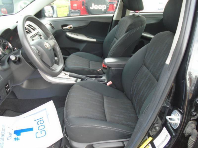 Used 2013 Toyota Corolla S w/ Premium Pkg FWD image 13