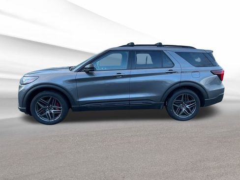 Certified 2025 Ford Explorer ST image 2