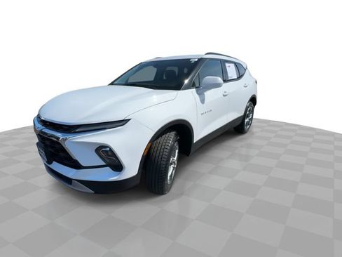 Certified 2024 Chevrolet Blazer LT w/ Convenience Package FWD image 4