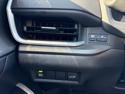 Used 2025 Toyota Grand Highlander AWD image 19