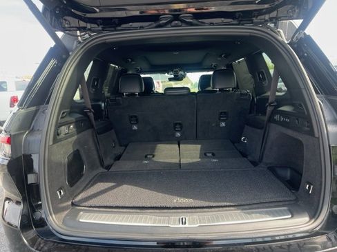 Used 2021 Jeep Grand Cherokee L Summit w/ Luxury Tech Group V image 9