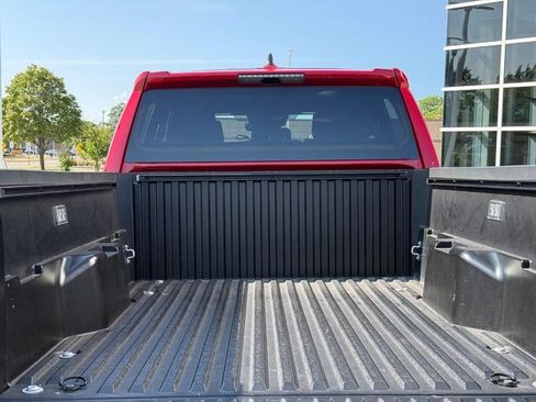 Used 2024 Toyota Tacoma TRD Off-Road AWD/4WD image 9