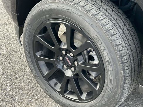 Used 2022 GMC Canyon Denali image 9