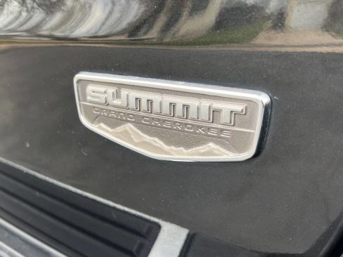 Used 2015 Jeep Grand Cherokee Summit image 28