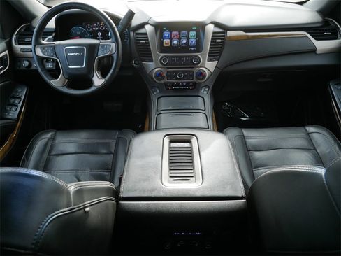 Used 2017 GMC Yukon Denali image 15