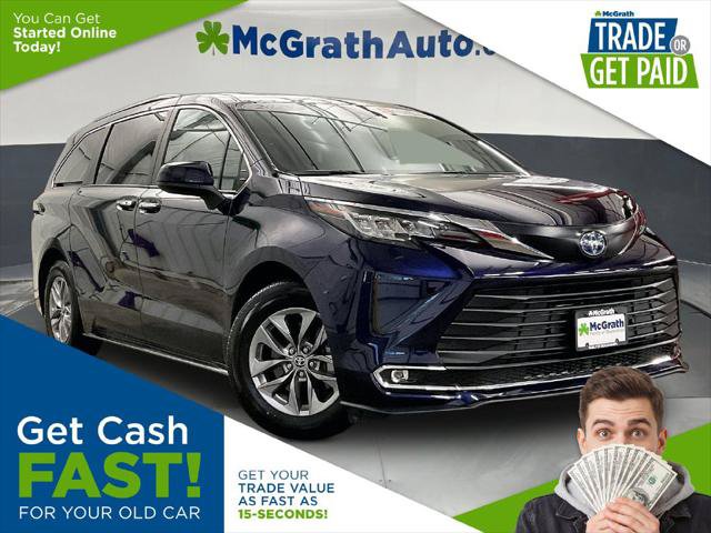 Certified 2022 Toyota Sienna XLE AWD/4WD image 1