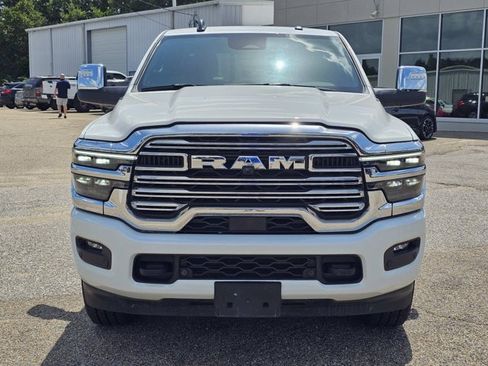Used 2026 RAM 2500 Laramie AWD/4WD image 2