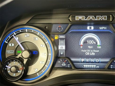 Used 2022 RAM 1500 Limited w/ Body-Colour Bumper Group image 12