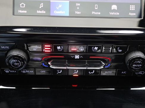 Used 2022 Jeep Grand Cherokee Overland image 25