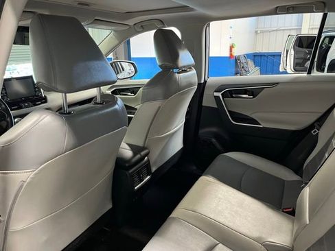 Used 2020 Toyota RAV4 XLE Premium AWD/4WD image 17