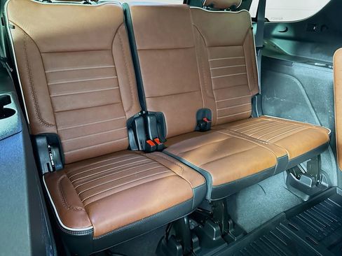 Used 2024 GMC Yukon Denali Ultimate w/ LPO, Floor Liner Package AWD/4WD image 28