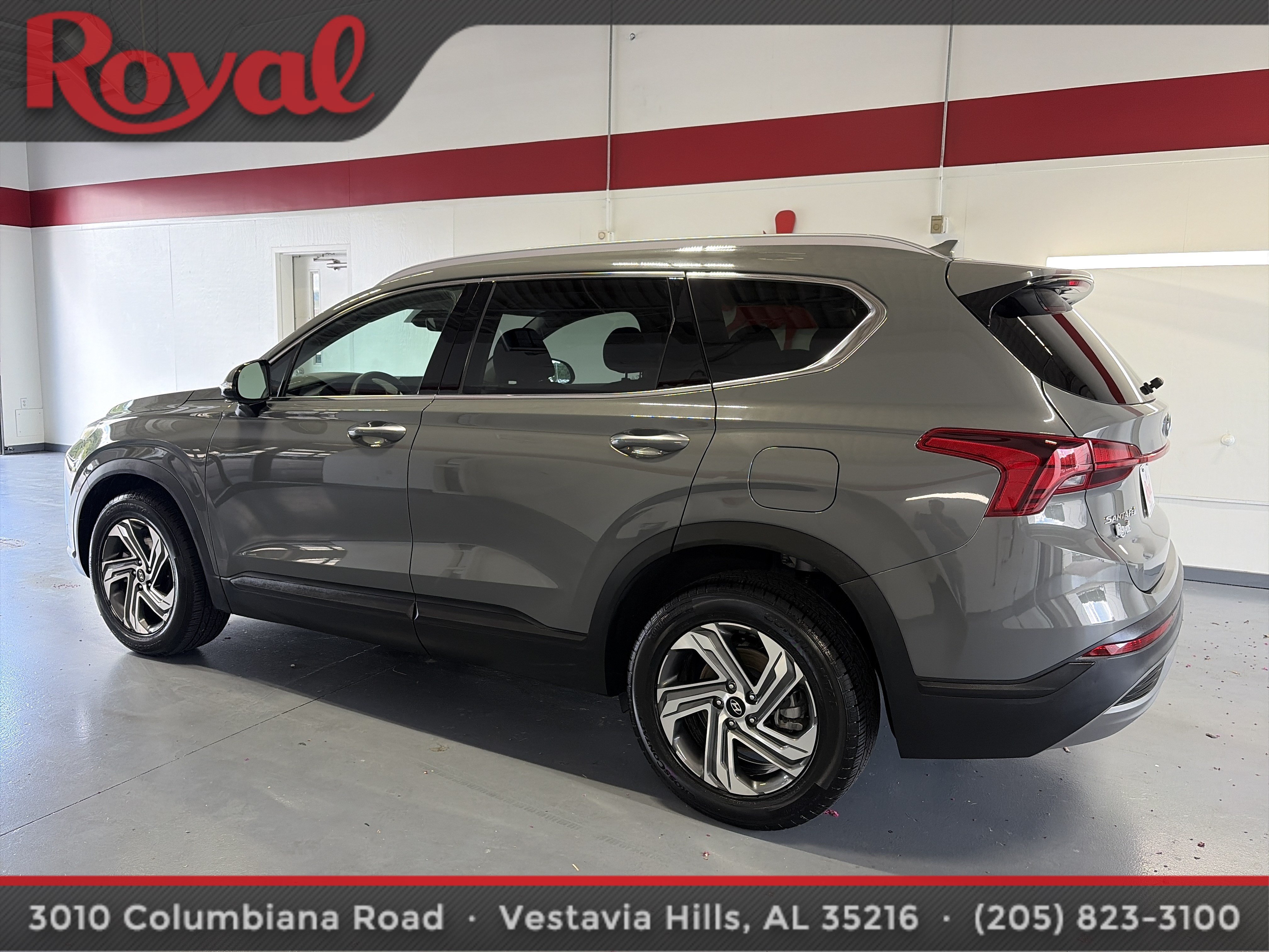 Used 2023 Hyundai Santa Fe SEL FWD image 2