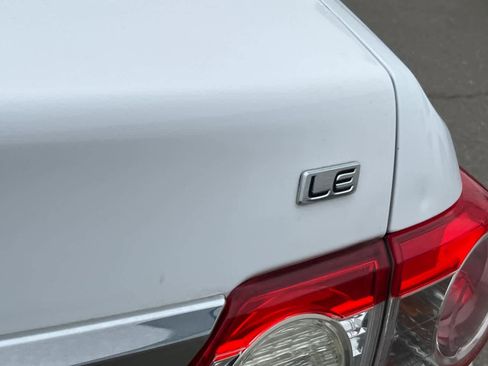 Used 2013 Toyota Corolla LE image 7