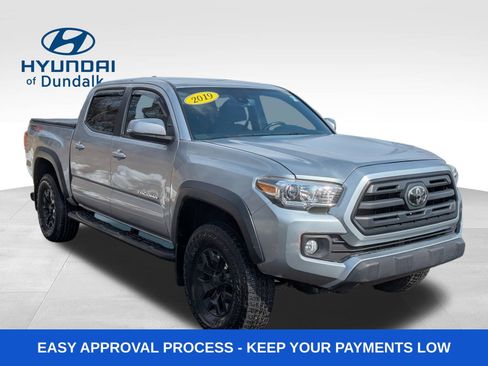 Used 2019 Toyota Tacoma TRD Off-Road AWD/4WD image 11