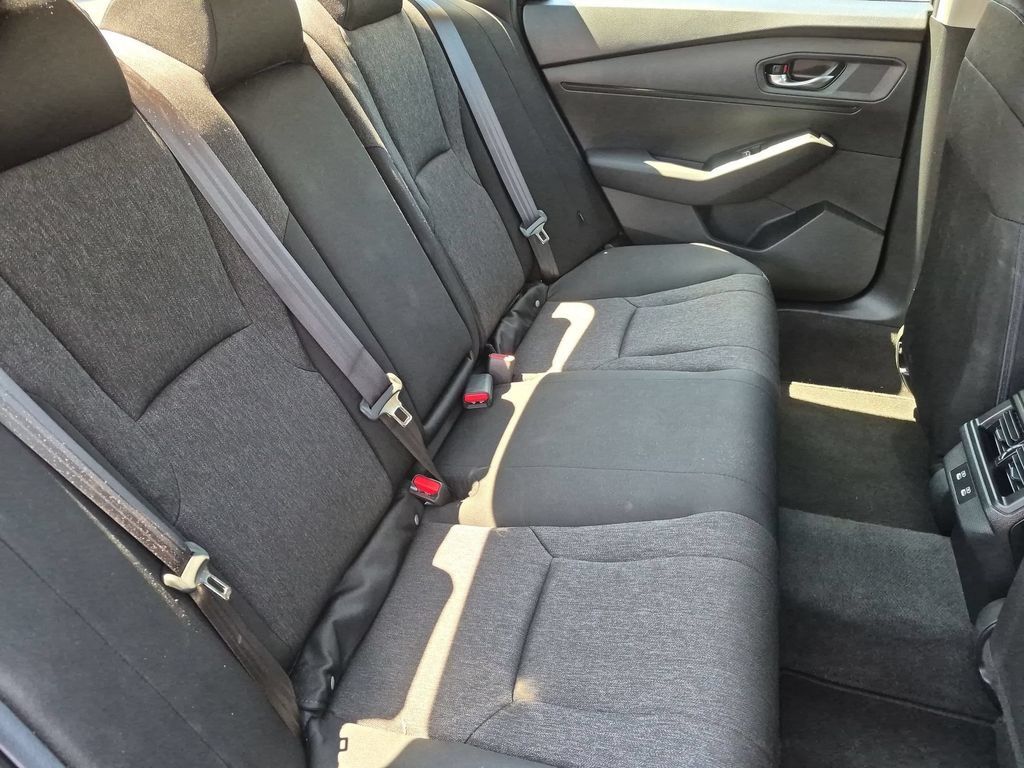 Used 2025 Honda Accord SE image 29