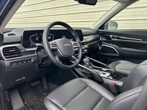 New 2025 Kia Telluride S image 10