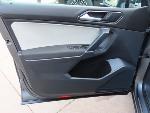 Used 2018 Volkswagen Tiguan S image 22