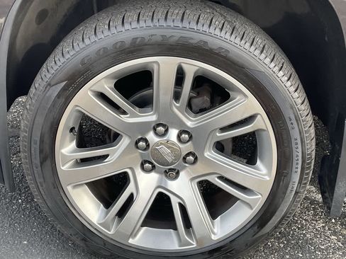 Used 2018 Cadillac Escalade ESV Luxury image 45