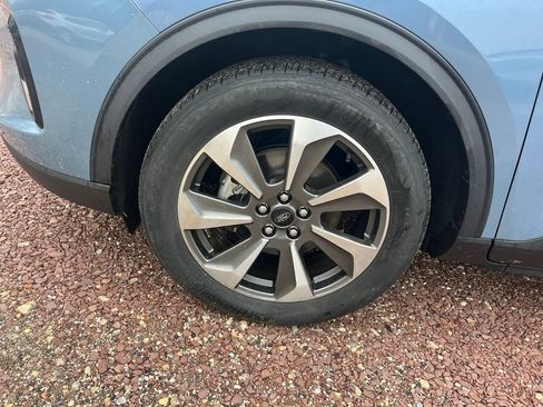 Used 2023 Ford Escape Platinum image 2