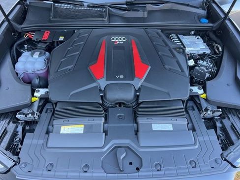New 2026 Audi RS Q8 performance image 19