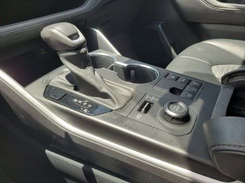 Used 2023 Toyota Highlander XSE image 10