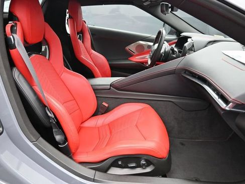 Used 2024 Chevrolet Corvette Stingray Preferred Conv w/ Z51 Performance Package RWD image 28