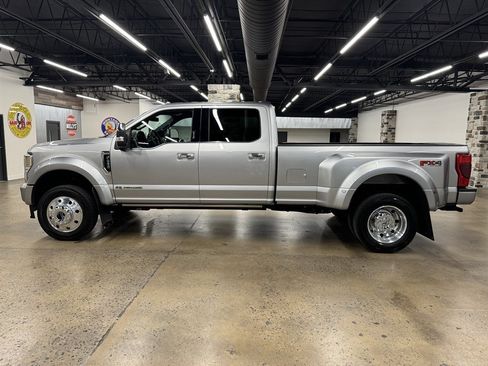Used 2022 Ford F450 Platinum w/ FX4 Off-Road Package AWD/4WD image 4