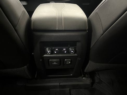 Used 2021 Chevrolet Traverse Premier w/ Redline Edition image 31