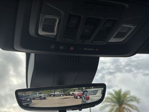 Certified 2025 GMC Sierra 1500 AT4 w/ AT4 Premium Package AWD/4WD image 37