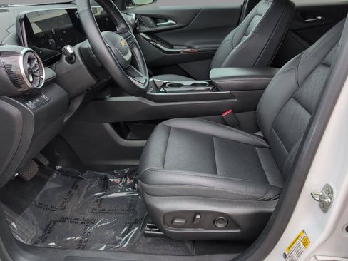 Used 2025 Chevrolet Equinox LT w/ Convenience Package II FWD image 13