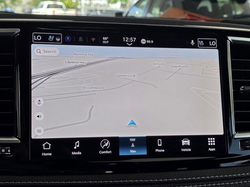 New 2026 Chrysler Pacifica Limited w/ Uconnect Theater Family Group image 20