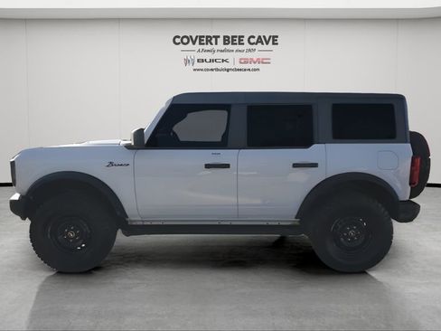 Used 2022 Ford Bronco Black Diamond image 5